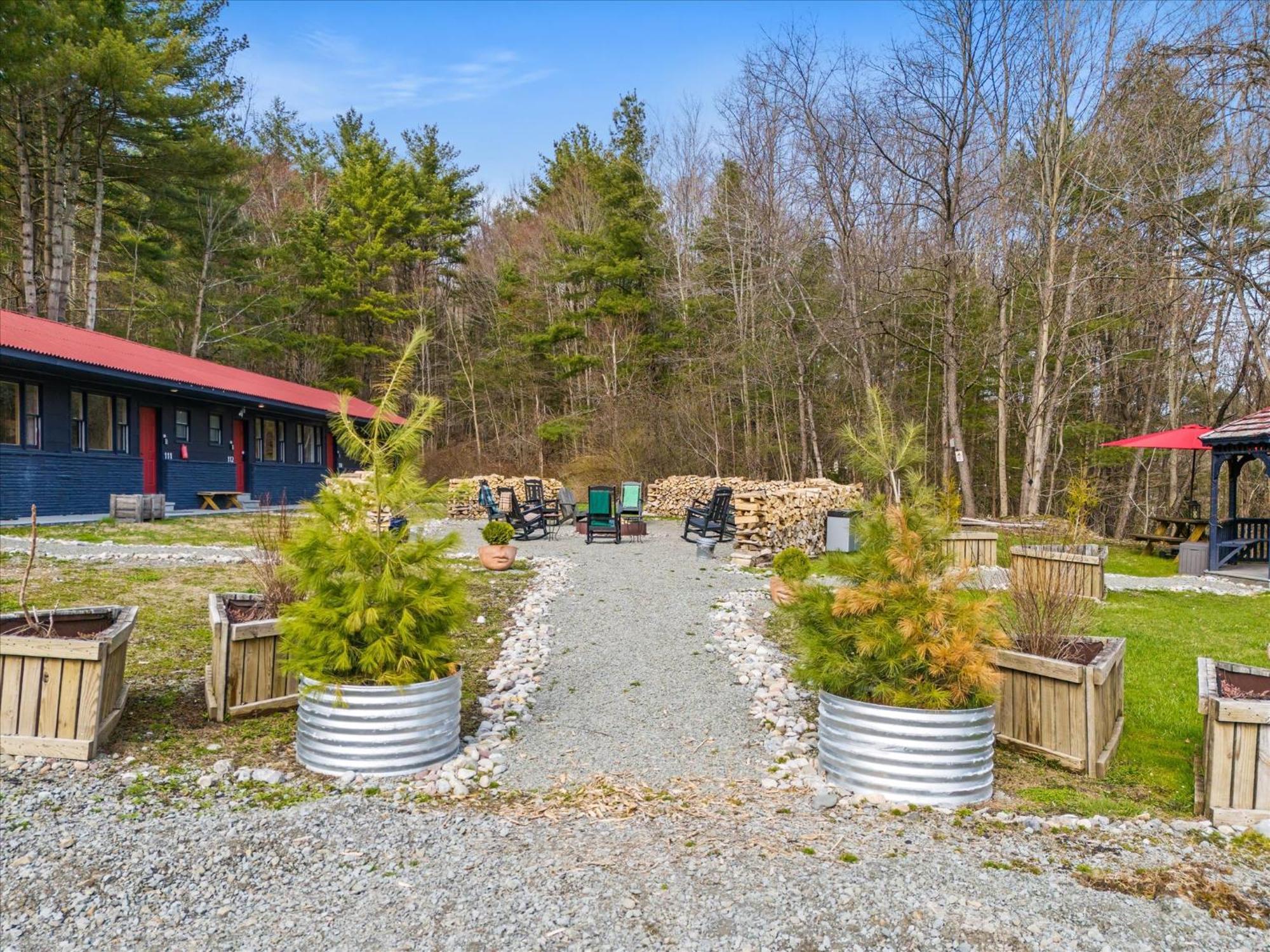 Green Acres Retreat Hancock Exterior photo